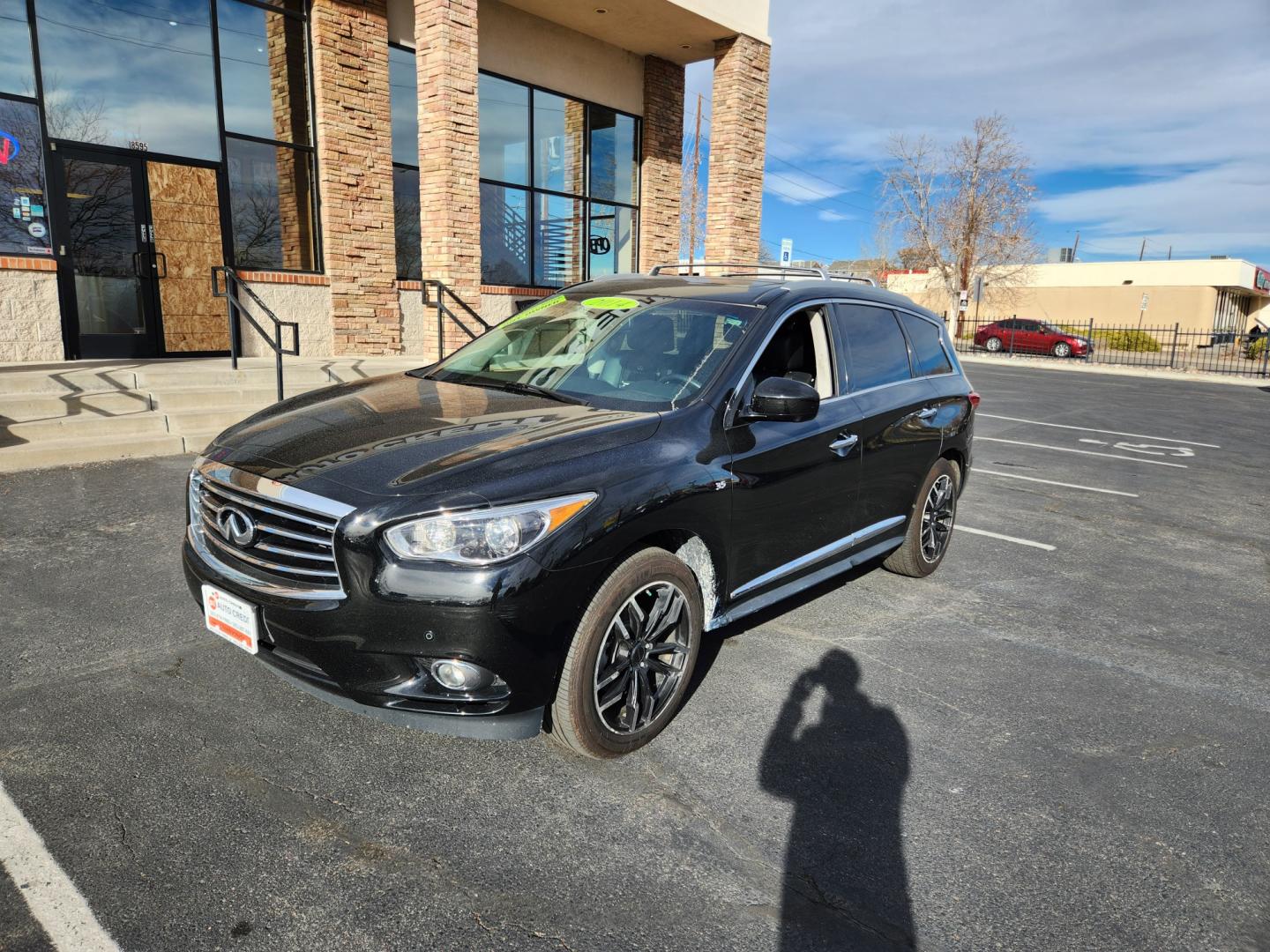 2014 INFINITI QX60 BASE AWD (5N1AL0MM9EC) with an 3.5L V6 DOHC 24V engine, located at 10890 W. Colfax Ave., Lakewood, CO, 80215, (303) 274-7692, 39.739914, -105.120132 - Photo#1